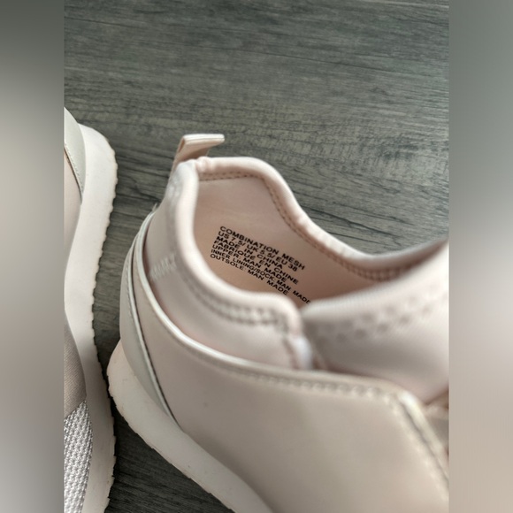 Demi Lovato for Fabletics Blush Pink Sneakers size 7.5 - Picture 3 of 5